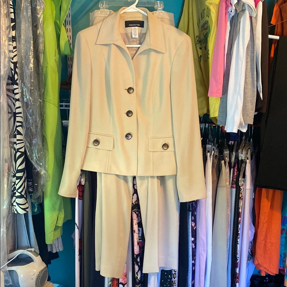 Jones New York Beige Blazer and Pants Set